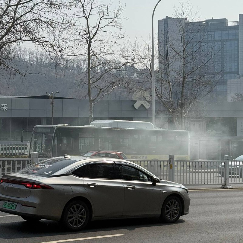 路遇公交车爆缸（不是