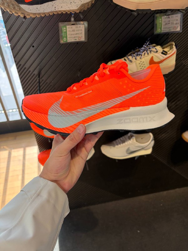 Nike 现在店里主推的是 ACG UltraflyNike 现在店里主推的是 ACG Ultrafly