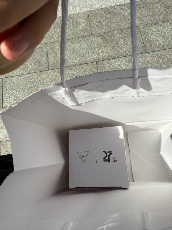 买到杯子了买到杯子了