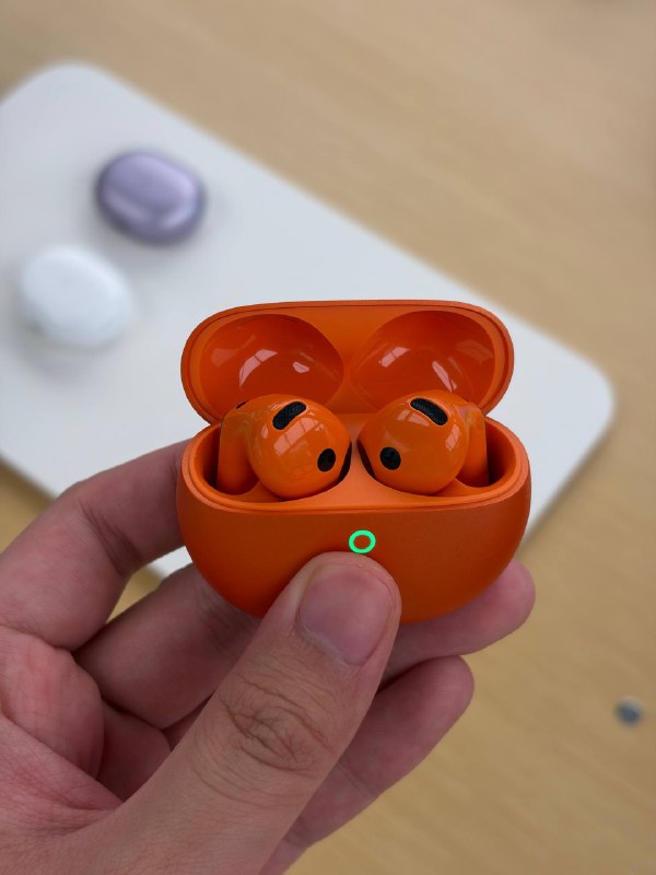FreeBuds 7 的质感感觉还可以不严谨的感受下，降噪强度似乎没 AirPods 4 ANC 高、但是更舒适