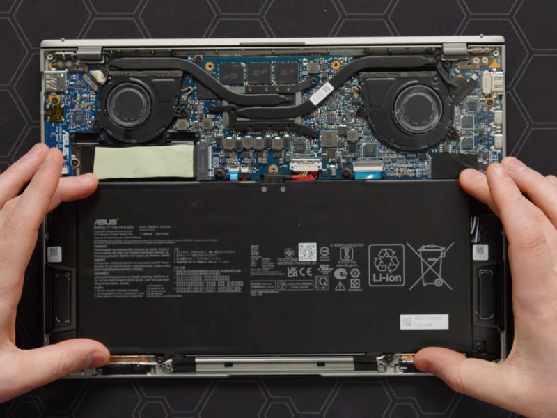 用了一年就全新设计一个模具，ASUS 真有钱啊还是 1kg 重和 13 寸 OLED，不再提供触屏 SKU接口从 3C 改成了 2C1A1HDMI厚度大幅减少，只有不到 12mm 了电池从 67Wh 减少到 63Wh键盘键程从 1.4mm 减少到 1.1mm内部散热设计完全不一样（老款的图来自荔枝姐姐）用了一年就全新设计一个模具，ASUS 真有钱啊还是 1kg 重和 13 寸 OLED，不再提供触屏 SKU接口从 3C 改成了 2C1A1HDMI厚度大幅减少，只有不到 12mm 了电池从 67Wh 减少到 63Wh键盘键程从 1.4mm 减少到 1.1mm内部散热设计完全不一样（老款的图来自荔枝姐姐）