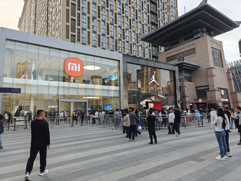 集美们，要排大队的